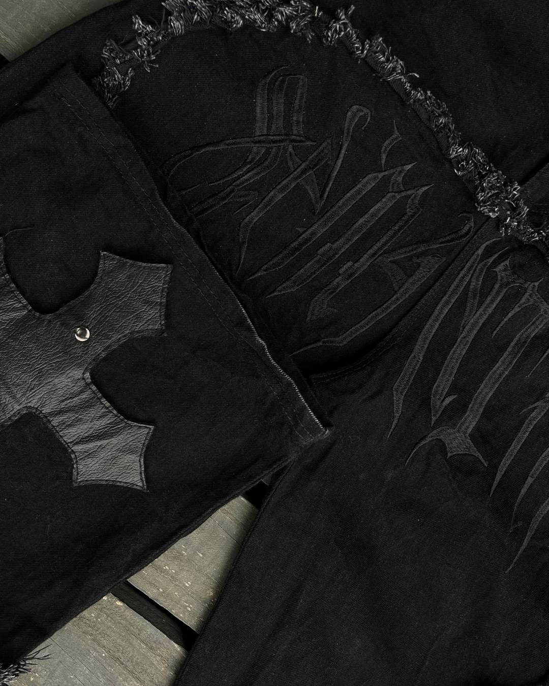 Jean "444 Back To Black" SamanthaProuis