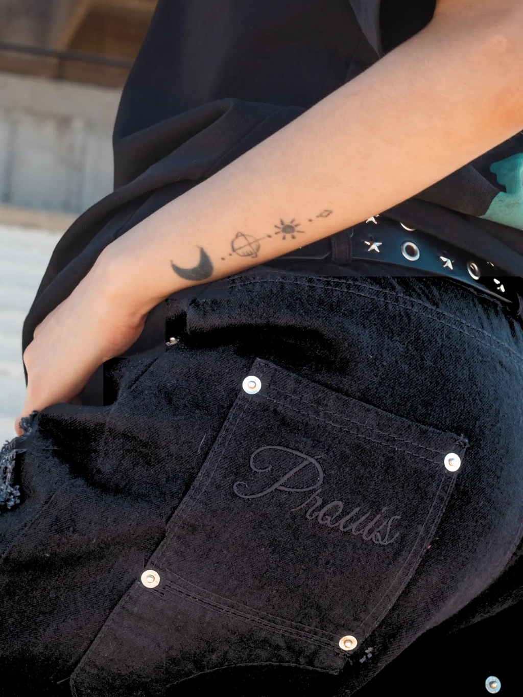 Jean "444 Back To Black" SamanthaProuis